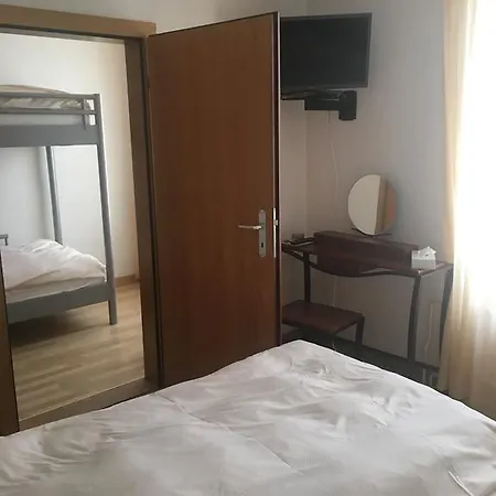 De La Gare Hotel Yvonand