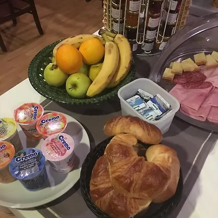 De La Gare Hotel Yvonand